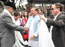 The Governor of Arunachal Pradesh Lt. General Nirbhay Sharma and First Lady Smt Jyotsna Sharma with Chief Minister Shri Nabam Tuki and Speaker of State Legislative Assembly Shri Nabam Rebia before their departure on 25th May 2015